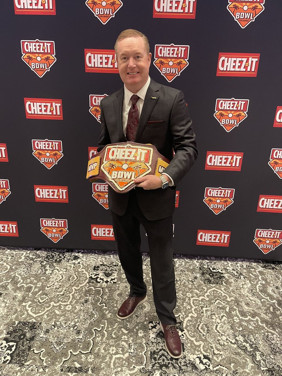M_Alford11's tweet photo. Looking forward to battling for the @CheezItBowl belt with my friend @JRsBBQ! 🤠

Go Noles!

#OneTribe https://t.co/v8McsEmfcy