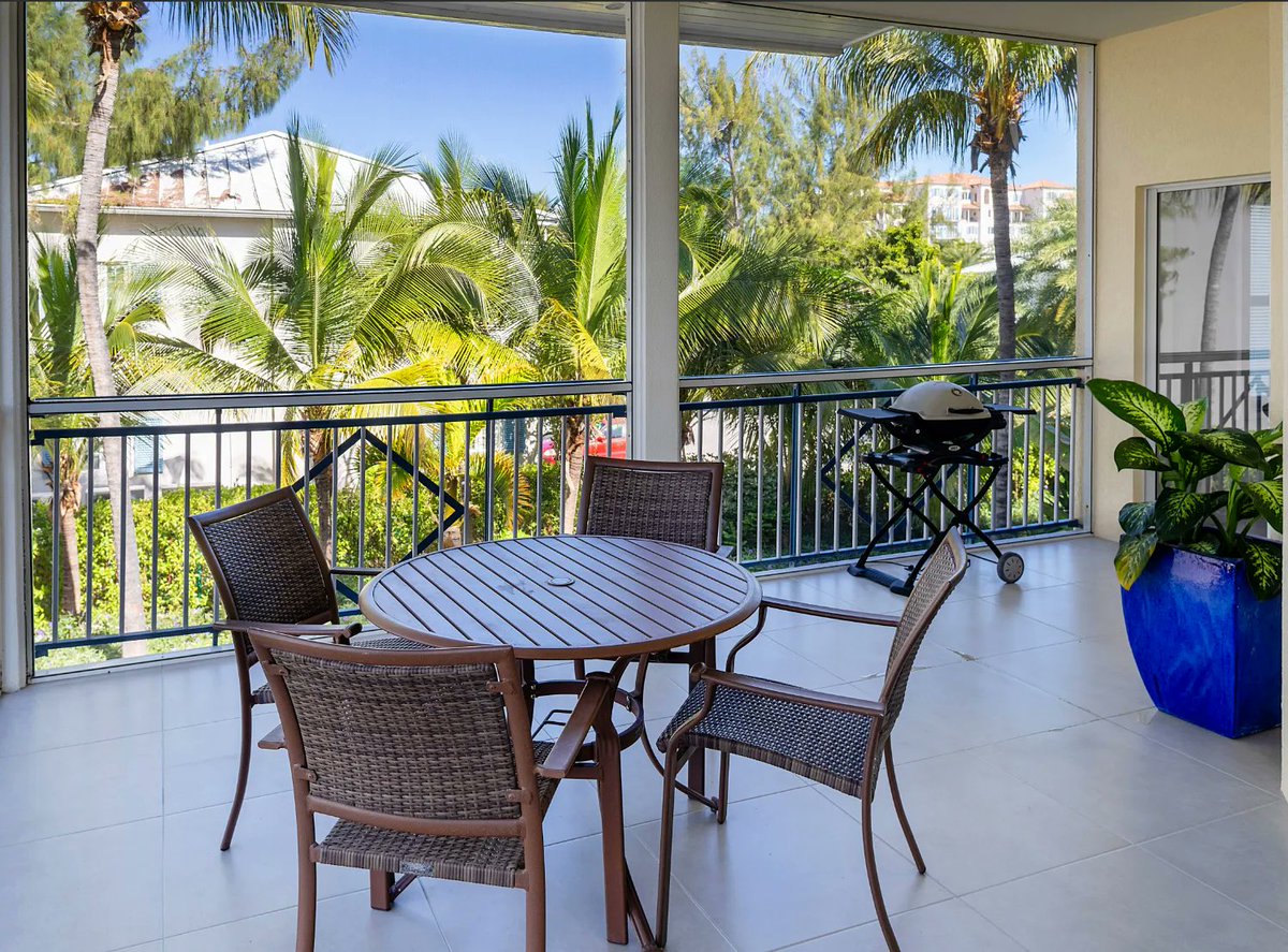 booktci's tweet photo. This 3-bedroom condo is only a 5-min stroll to the world-famous Grace Bay in the Turks &amp; Caicos Islands:
https://t.co/rqdtws5PYu 

#turksandcaicos #turksandcaicosislands https://t.co/9riEq195AQ