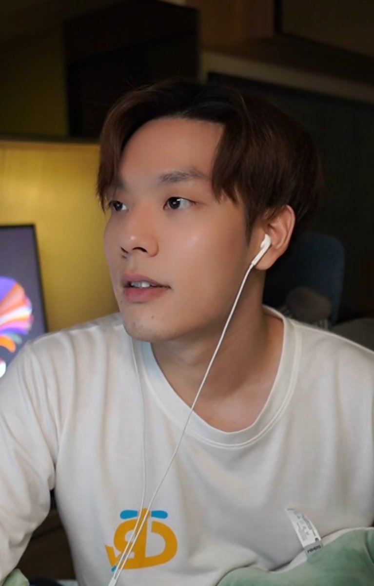 THEBLUEPK2's tweet photo. เป็นลูกน้อยสามขวบที่หล่อมาก ช่วงไหล่คื่อบั่บคุณคือทองแดงที่สวยงามจริงๆ
🥹🥹
#CTRPANUWAT #CTRStreamer https://t.co/gF5FmRARCf