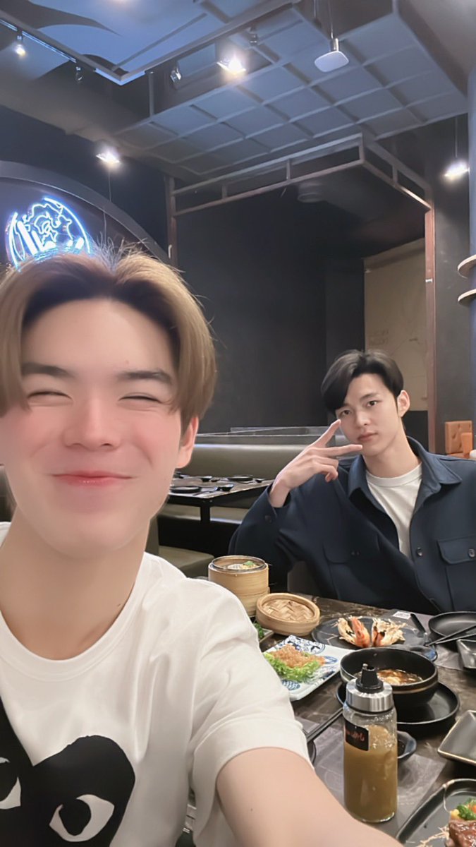 palim06's tweet photo. วันนี้มีความสุขแบบสุดๆไปเลยใช่มั้ยปิง ได้กินของอร่อยๆได้เที่ยวเล่น ขอบคุณมีนที่พาน้องไปทานของอร่อยๆด้วยนะ รู้ว่าน้องกินเก่ง แต่ก็ตามใจน้องตลอด สายซัพพ��ร์ตที่สุดแล้วคนนี้อ่ะ คืนนี้ก็กลับบ้านพักผ่อนเยอะๆ พรุ่งนี้มาเล่นในนี้บ่อยๆนะคนเก่ง #Meennicha8 #PingKrittanun #NiteNiteกับมีนปิง https://t.co/PyvRWmoUsY