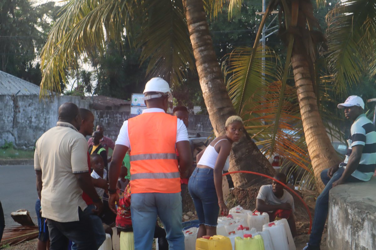 porkpad_1's tweet photo. #LWSCRestores Pipe Borne Water To Monrovia After 14 Years https://t.co/leVUunAWNH