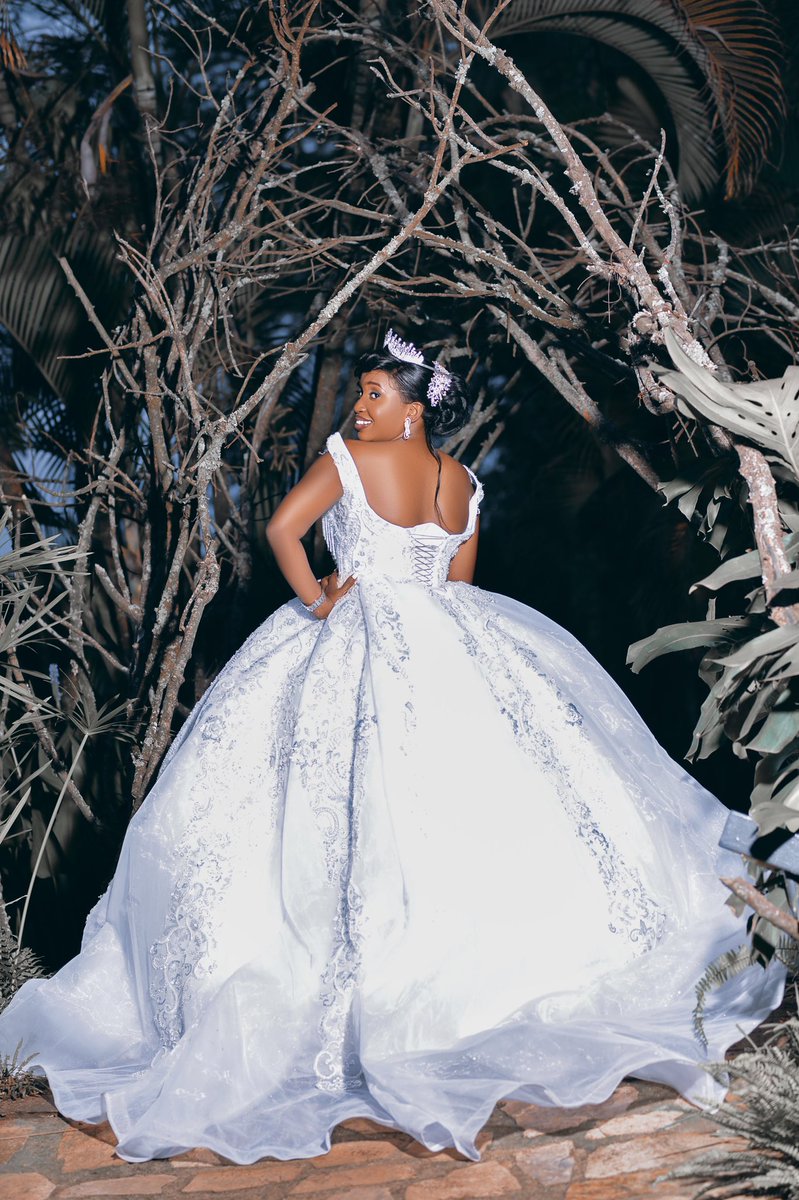KimTempah's tweet photo. Hey #UOT please make me your wedding and other events photographer.
#KTPhotography https://t.co/c7Ru8fVjK4