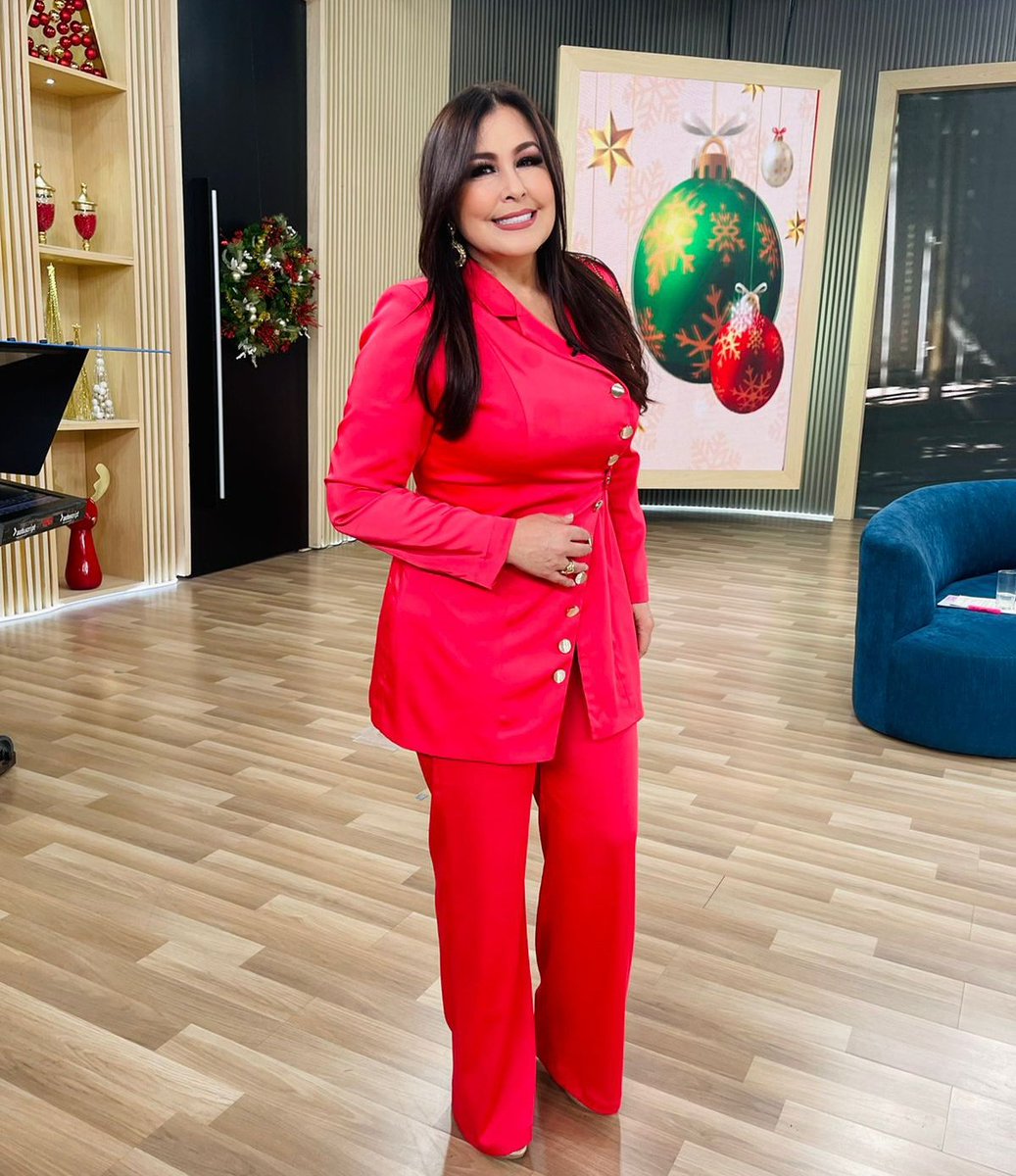 DiaaDiaCaracol's tweet photo. Hacemos un resumen del 2022 de la cantante de música popular @ARELYSHENAO. Nos cuenta sobre lo que viene para el 2023 en su carrera musical.  👏💃🎤🎉  #DíaADíaTuCasa #DíaADía #ArelysHenao #MúsicaPopular #2023 #FelizAño https://t.co/KBhbJtqGSb