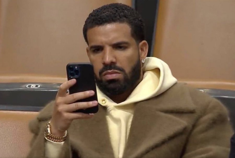 Dynasteds's tweet photo. Me checking my girl’s page after an argument to see if she’s sneak dissing 😩🥴😂 https://t.co/qub6u4N3gY
