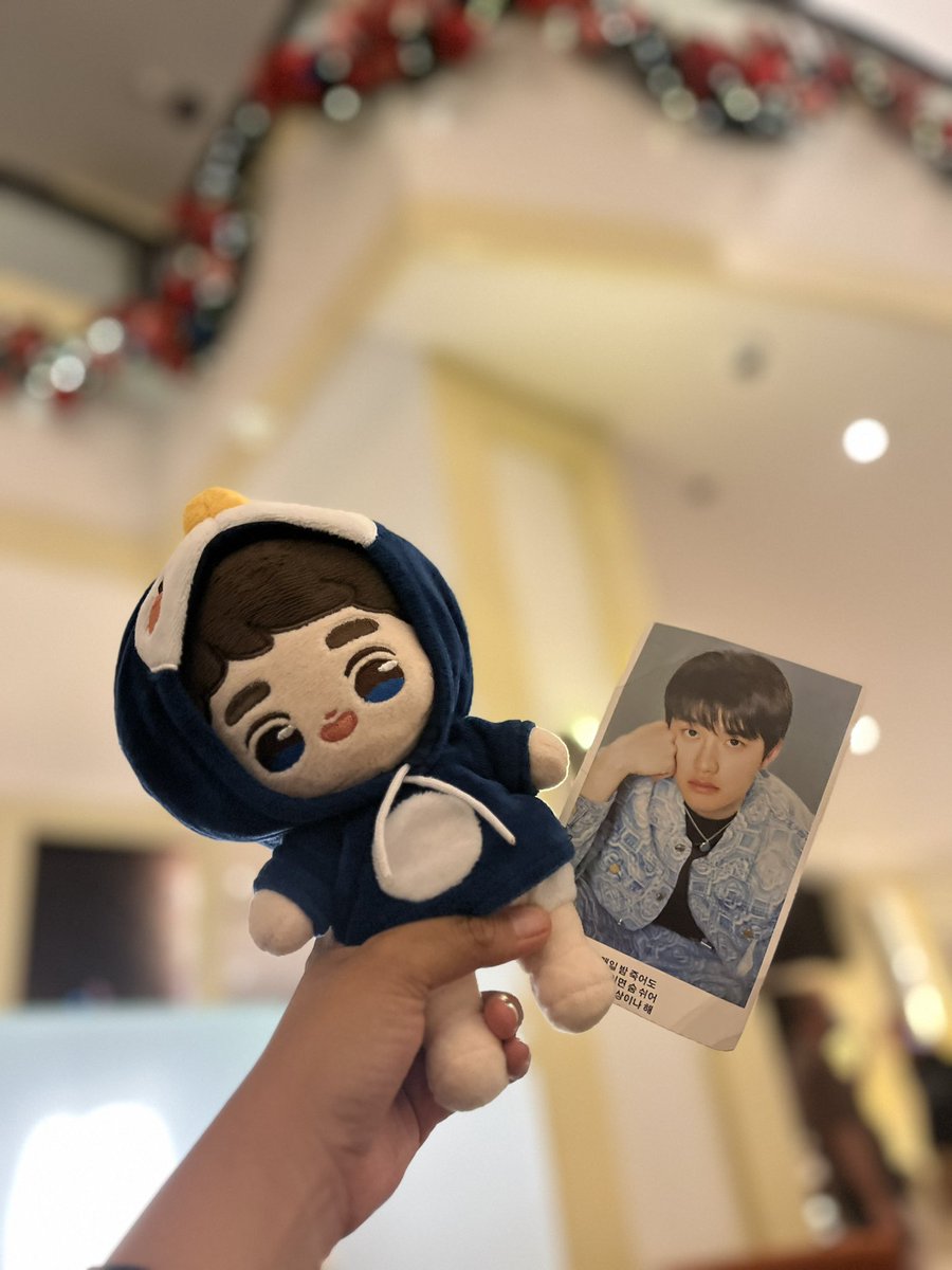 nnrochelle27's tweet photo. Merry ang Christmas with penguin DO ❤️❤️ #EXO https://t.co/JlCUqXZ55Q