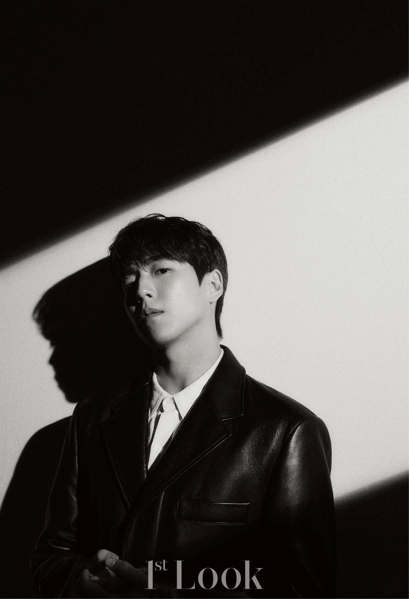 HyunwooTH's tweet photo. ภาพเบื้องหลังการถ่ายนิตยสาร 1st Look 

📌 https://t.co/5aX5iYpo6a

#HyunwooTH #อีฮยอนอู #อีฮยอนวู
#Leehyunwoo #이현우 https://t.co/2fZfnYV1qb