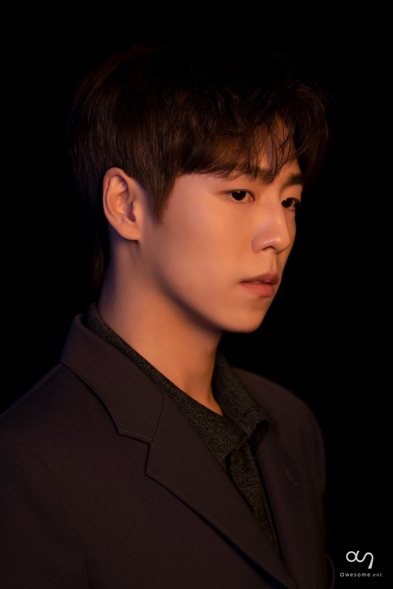 HyunwooTH's tweet photo. ภาพเบื้องหลังการถ่ายนิตยสาร 1st Look 

#HyunwooTH #อีฮยอนอู #อีฮยอนวู
#Leehyunwoo #이현우 https://t.co/VELnkTsKYS