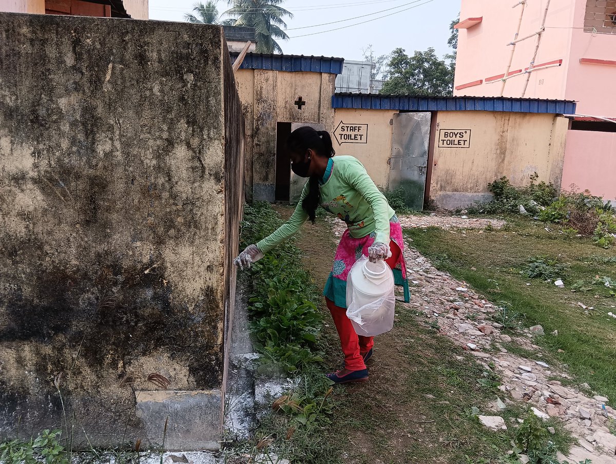 NssMoyna's tweet photo. Special Winter Camp 
Date-28.12.2022,Day-6 
#cleanclassroom #cleancampus 
#cleanindia2 
@_NSSIndia @ConnectingNss @rdnss_kolkata @YASMinistry https://t.co/ECNdCzkq94