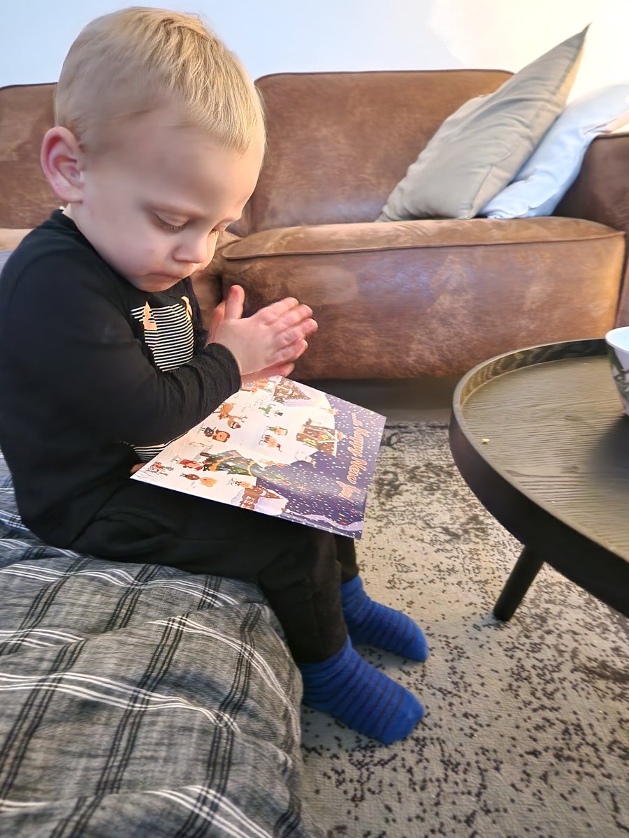 JustOnlyEvie's tweet photo. In love with his xmas card he got van his grandma and grandpa https://t.co/eJqSyyHyNM