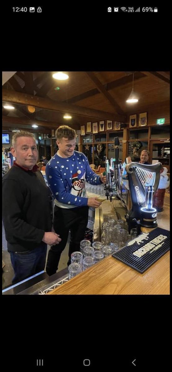 meet our new barman <a href="/joshvdf/">Josh van der Flier</a>, #worldrugby mens player of the year, perfecting his first pint of ⁦<a href="/GuinnessIreland/">Guinness Ireland</a>⁩ on St Stephen’s Day w the help of senior barman Niall Teevan. great to have you on board 🤣🤣🤣👍, #dontgiveupthedayjob 🤣😜👍