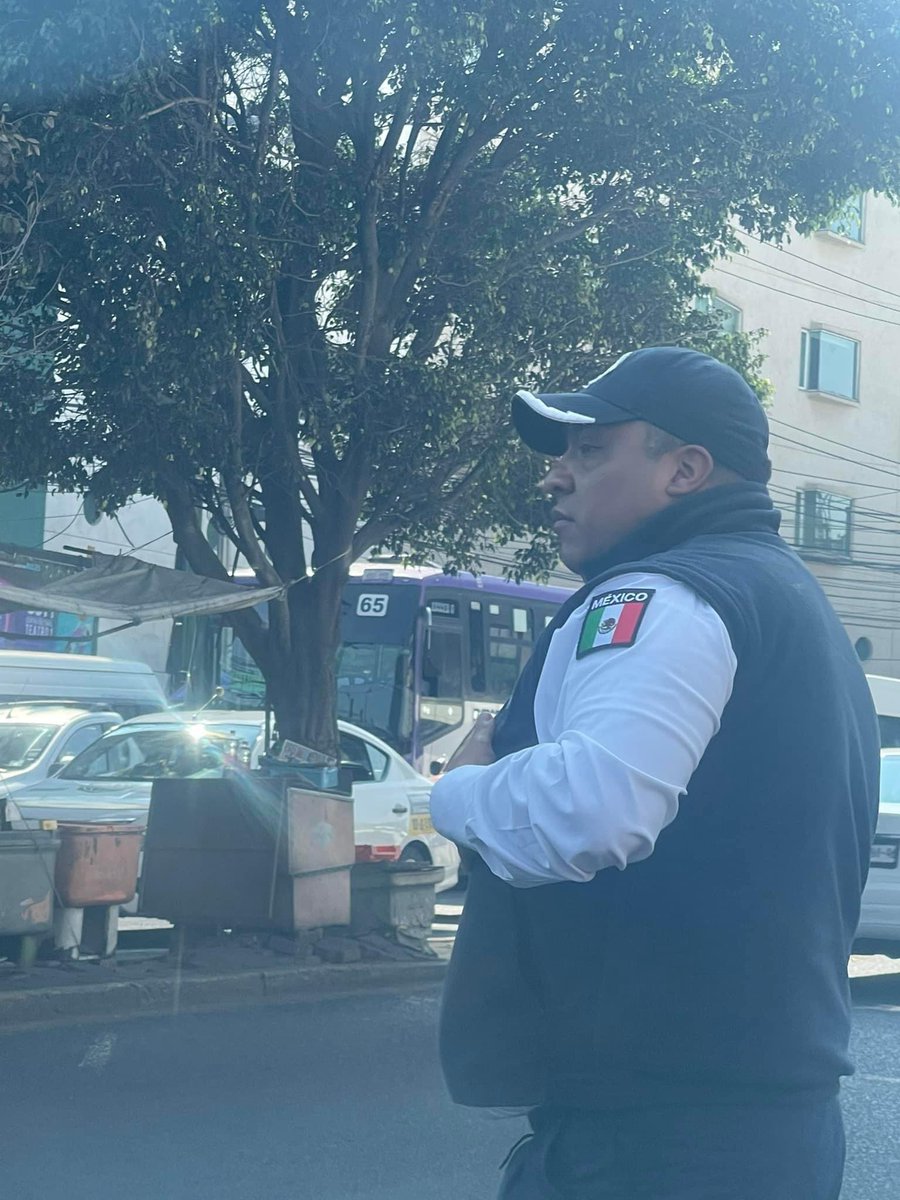 Maraca2's tweet photo. Tengan cuidado están a afuera de plaza toreo en el semáforo cazando y pidiendo mordida con trasferencia a su cuento de $4000 pesos https://t.co/T4ckL1bZGd