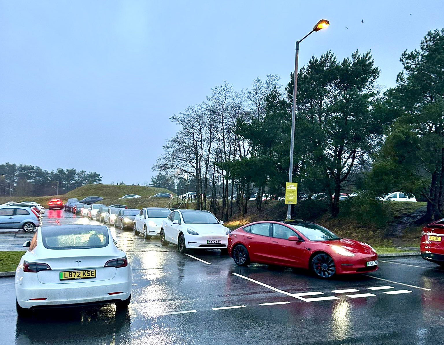 Andy Harris on Twitter: "Tesla tailback at Tebay. Around 40 cars waiting to  charge yesterday. The future? Pic C/O Metro newspaper.  https://t.co/HRMQByFLb1" / Twitter