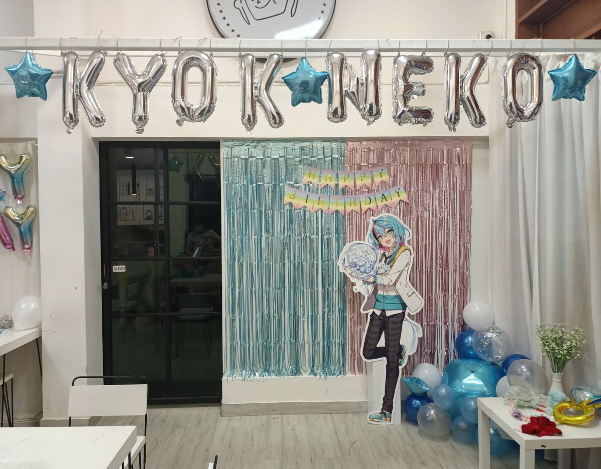 KyomiesTH's tweet image. ☾ มาลงภาพบางส่วนของคาเฟ่ค่ะ ใครอยากเห็นแบบเต็มๆ เจอกันที่ @AtOnce_Cafe 29.12-30.12 ตั้งแต่เวลา 11.00-19.00 น.ค่ะ 💙
#OnceUponaBlueMoon1229