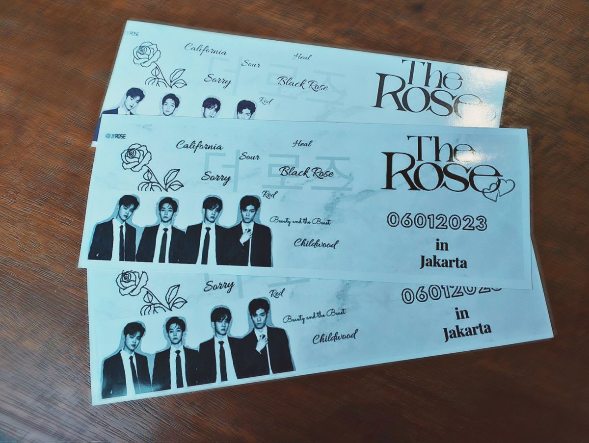 purnama_suan's tweet photo. Pertama x desain banner pake ide judul lagu2 hits nya The Rose🌹
Moga Tahun Baru akan Indah
Moga dapat tiket Vip ^^
Moga team onedream Semangat & Sukses terusssss @ONEDREAMINA
@Threeanglespro
#OneDreamINA
#HealTogetherinJakarta https://t.co/VpwD04TtB9