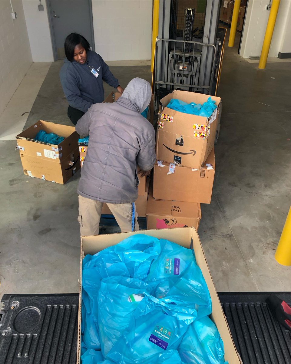 The beautiful thing about nonprofits is that it’s always the season of giving! 

We’re partnering with <a href="/CleFoodBank/">Greater Cleveland Food Bank</a> to distribute 2,500 STEM activity kits to families across our community. 👩🏾‍🔬

Thank you to The Reinberger Foundation for supporting this program!