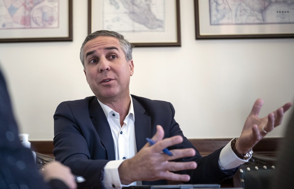 RobertTGarrett's tweet image. Luis J. Saenz, the first Hispanic chief of staff to a Texas governor and the longest-serving, survived &amp;gt; 5 yrs in the grueling job as Gov. Greg Abbott&apos;s &apos;on-call guy.&apos; In an interview, he reflected on various crises, his relationship with Abbott. #txlege
 dallasnews.com/news/politics/…