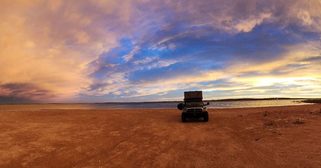 Blk_Wgn's tweet photo. No edits, just a sunrise.
.
.
.
.
.
#OvrlndCamper #BlkWgn #GoExploreUSA #AmericanAdventurist #NewMexico #FamilyOffTheMap #getoutside #falkenspotting #campingfamily #camping #familycamping #sunrise #homeschool https://t.co/97VJpnfgP1 https://t.co/l5rRgAInYI