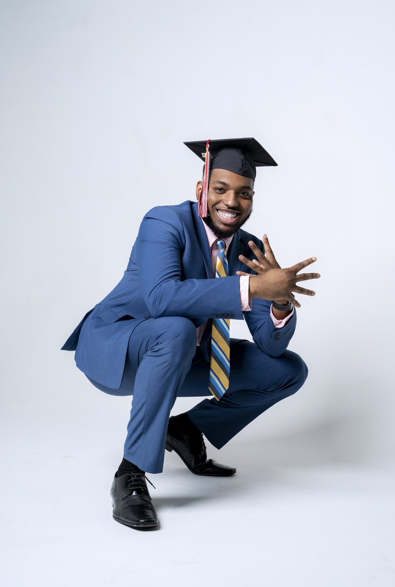 Basketball_Gang's tweet photo. Graduated with my with my 2nd degree and became an AVP at one of the largest financial institutions in the world #blackexcellence https://t.co/hckYrIVtYJ