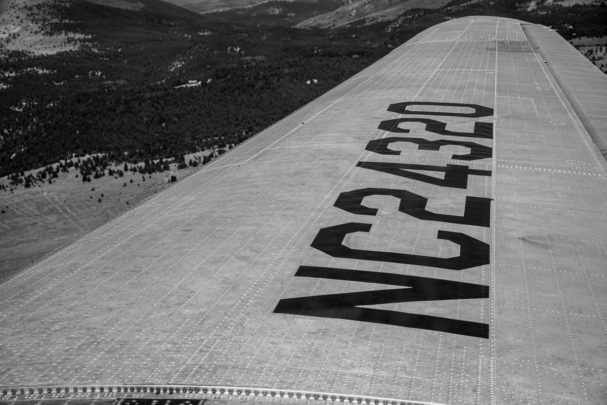 Looking out over Miss Montana's wing as she flies east to Ennis🥰
#vintageaircraft #c47 #c47skytrain #manngulchdc3 #aviationphotography #flymissoula #vintageplanes #warbirdphotography #ddaysquadron #museumofmountainflying #missoula #mso #montana #nikon #nc24320 #veteranartist