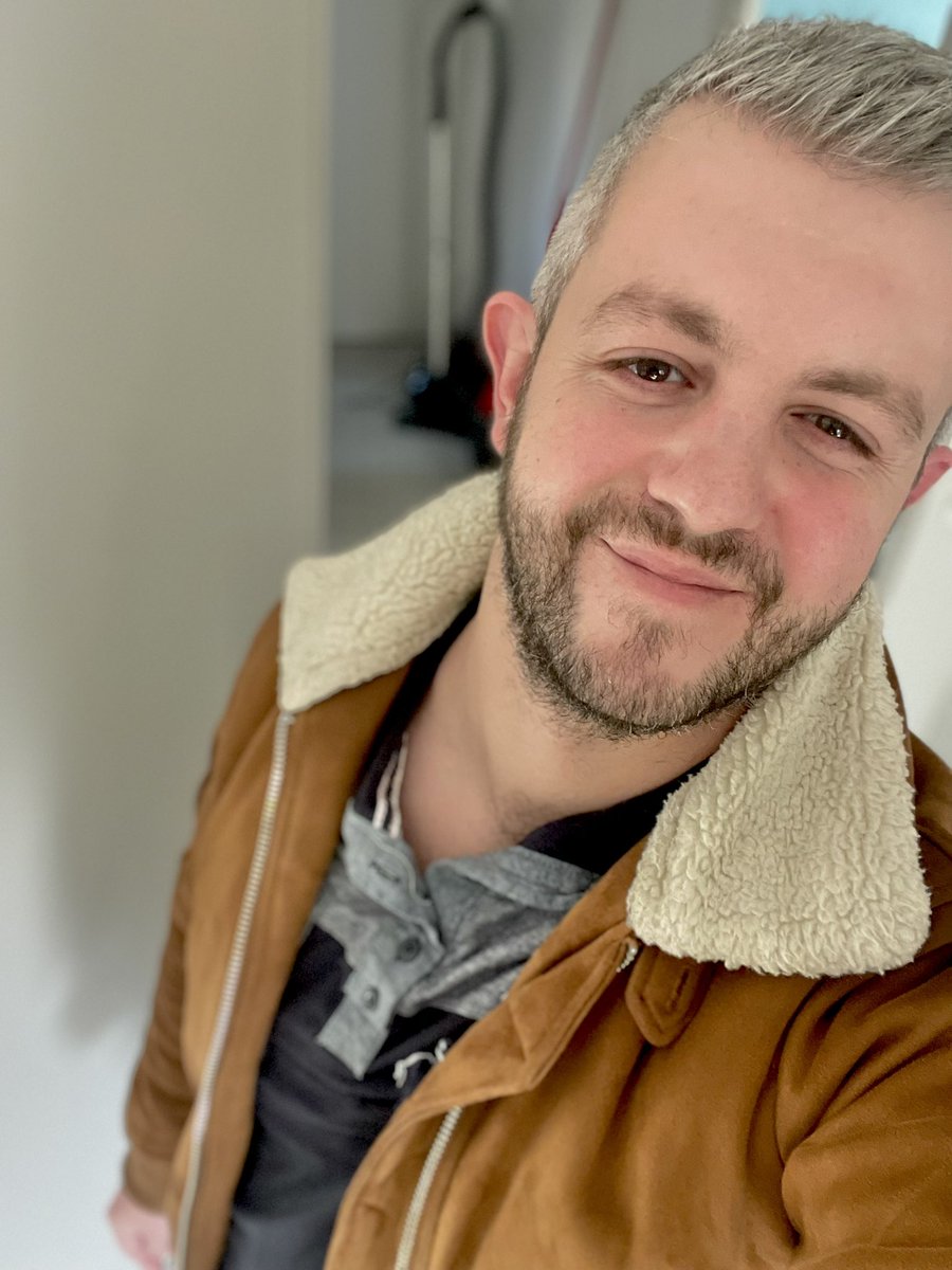 Damienzest's tweet photo. Petit rafraîchissement capillaire 
Bonne journée à tous 🫶🏻 https://t.co/qjZpFOzmXM