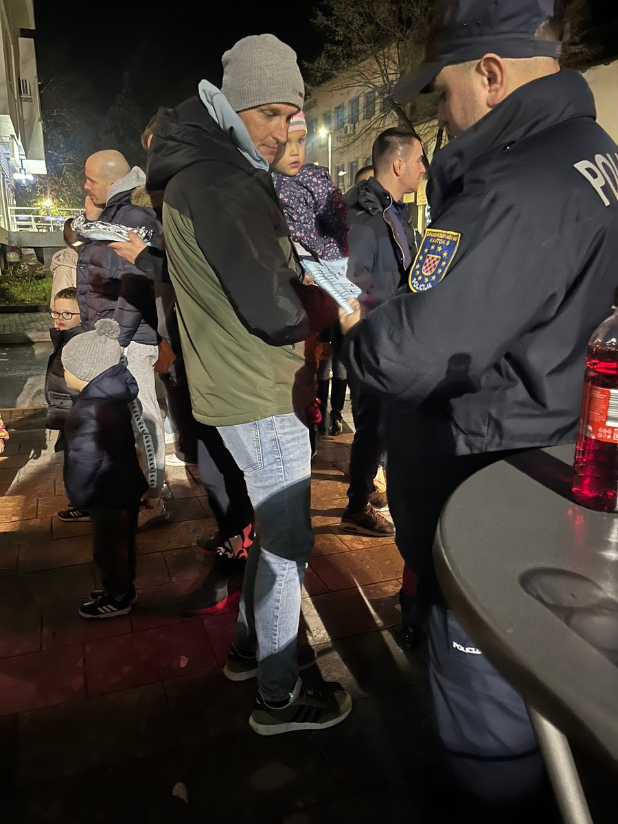 VedadPinjo's tweet photo. Great energy among citizens and police officers talking about risks of SALW usage during festive season at the holiday markets in BiH. It is important to accentuate safety of all and avoid usage of SALW in celebratory purposes. #Roadmap #ProjectPILLAR 🙏 to 🇩🇪🇬🇧🇫🇷🇸🇪🇳🇱🇳🇴&amp;🇪🇺 https://t.co/KeXE3zLnCc