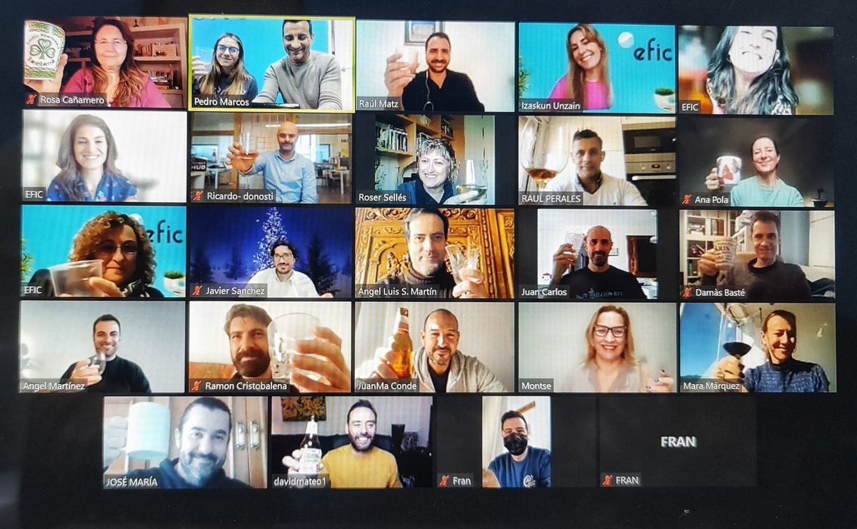 roserselles's tweet photo. Un año más brindando con la familia @EFICcoaching para agradecer al año que acaba y recibir con nuestros mejores deseos al Nuevo. #coaching #formación https://t.co/bxJOigXGd4