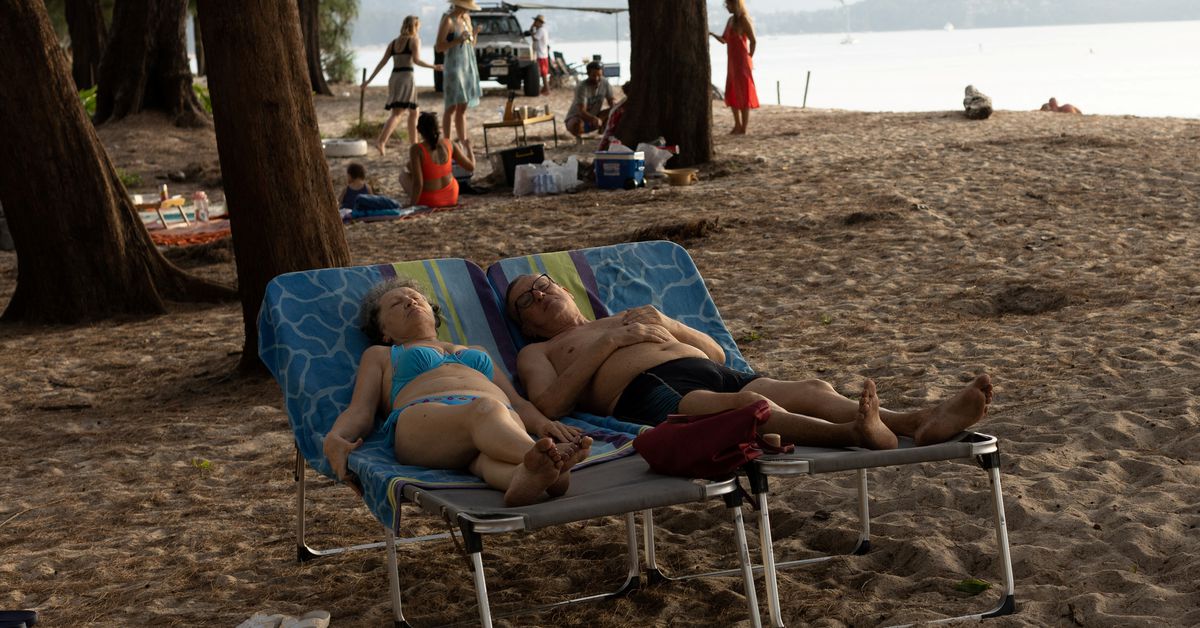 Russians flock to Thailand as tourism rebounds from collapse reut.rs/3jvsF2q