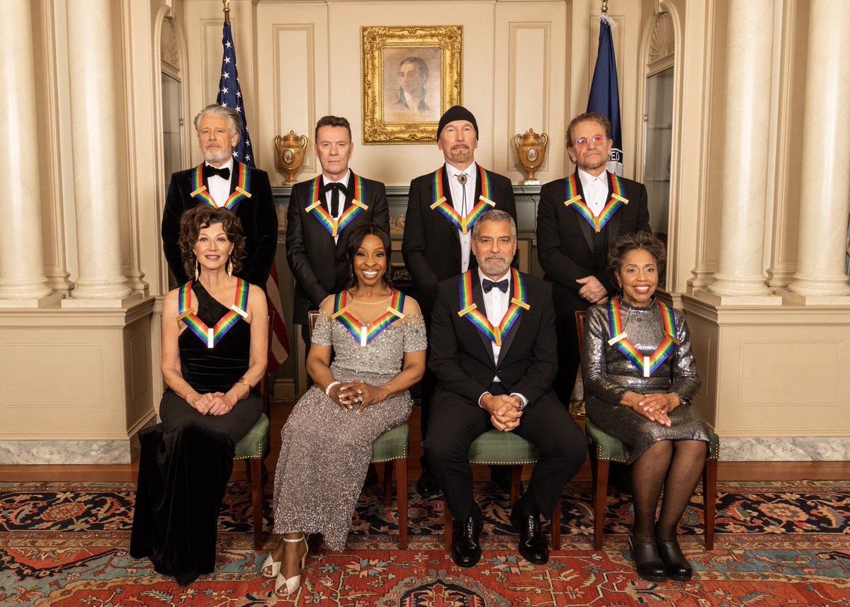 U2's tweet photo. The Kennedy Center Honors airs tonight in the US at 8pm on @CBS. A truly unforgettable evening in Washington DC. #KCHonors https://t.co/iUbz48tLd9
