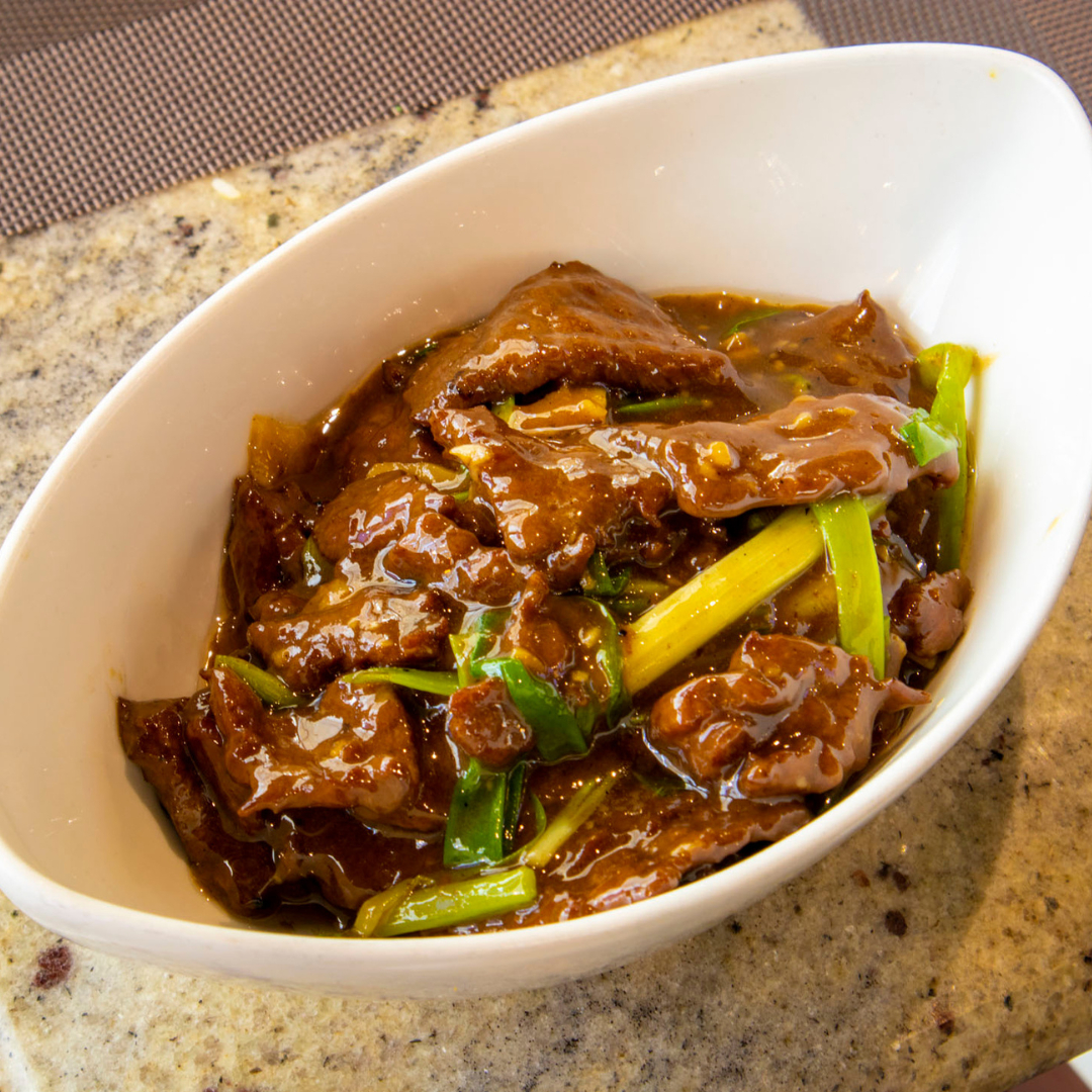 SalonCantonPTY's tweet photo. La carne con jengibre y cebollín es la mezcla perfecta entre lo crunchy y lo suave en un mismo plato 💥

¿Ya lo probaste? 

#SalónCantón #Restaurante #Preparación #Comida #Calidad #Ingredientes #Platos https://t.co/xyOvS1jQ7B