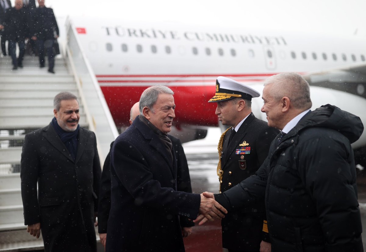 tcsavunma's tweet photo. Millî Savunma Bakanı Hulusi Akar ve MİT Başkanı Hakan Fidan; Rusya Federasyonu Savunma Bakanı Sergey Şoygu ve Suriye Savunma Bakanı Ali Mahmud Abbas ile Rusya Federasyonu ve Suriye istihbarat başkanlarıyla Moskova’da bir araya geldi.
https://t.co/3CYgvSTv4A https://t.co/CT6ZiXGlRu