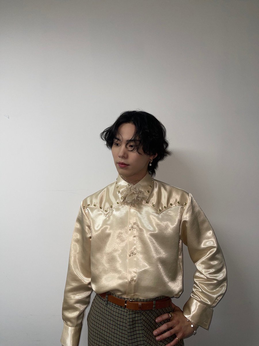 astarchive's tweet photo. 221228 🐺

귀걸이가 참 예쁘네요 ㅎ 💎 

오늘 밤도 좋은 꿈 꾸세요 😴 https://t.co/yP6vO5P4wc