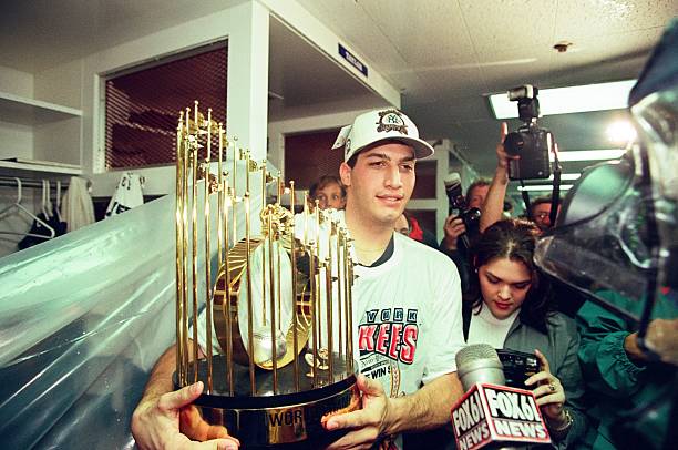 TheBaseballTM's tweet photo. Andy Pettitte's strong 1996 was topped off with his first World Series title. He went 2-1 in the postseason, and "The Dynasty" was born.
#Pettitte #Yankees #MLB https://t.co/SRL6z9BolP
