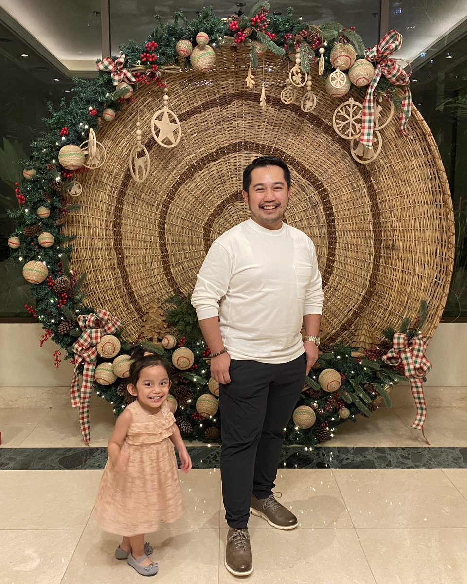 RenzoGuinto's tweet photo. My inaanak gatecrashes my photoshoot 🤪😂🥳

#Baobao #VeraImeldaLuisa #ILoveMyNiece #TitoDoc #NinongDoc #Family #Christmas #MerryChristmas #HappyHolidays #YuletideSeason #SeasonsGreetings https://t.co/EJQPsABtCE
