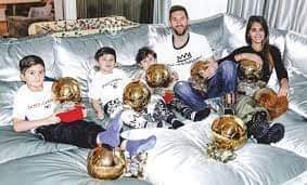CampanellaML's tweet photo. QUE LINDO PODER DECIR...
Las nuevas generaciones tendrán como ídolo a un tipo íntegro, un hombre sano, sin vicios, sin adicciones. que ama, cuida y defiende a su familia sin peleas ni conflictos un gran jugador, que nunca pretendió ser mejor que nadie. https://t.co/59mu6gkrCg