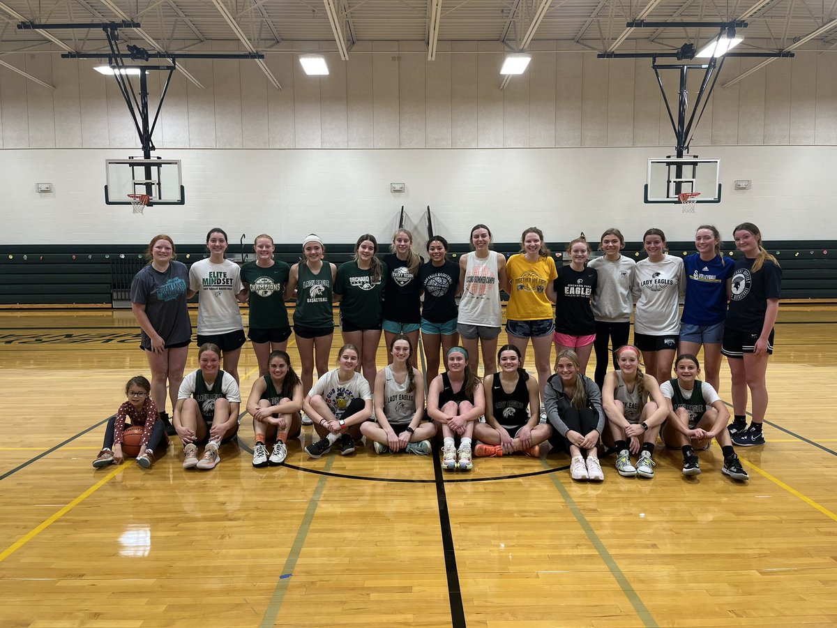 OFHSLadyEagles's tweet photo. Had our alumni scrimmage this morning! Great to see former and present Eagles playing together! #OFPride 🏀 https://t.co/nrPJpnUEQq