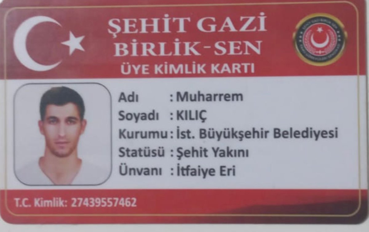 Mrt_Ongunnn's tweet photo. Süleyman Soylu’nun “PKK’nın dağ kadrosundan ama İBB’de itfaiyeci” dediği Muharrem Kılıç şehit kardeşidir. Hatta, Soylu’nun bizzat kendisi aileye taziyeye gitmiştir. Şehidimize tekrar Allah’tan rahmet diliyoruz. Bugün sözün bittiği yere geldiğimizi de gördük. Allah affetsin. https://t.co/42ol5gQ6Gk