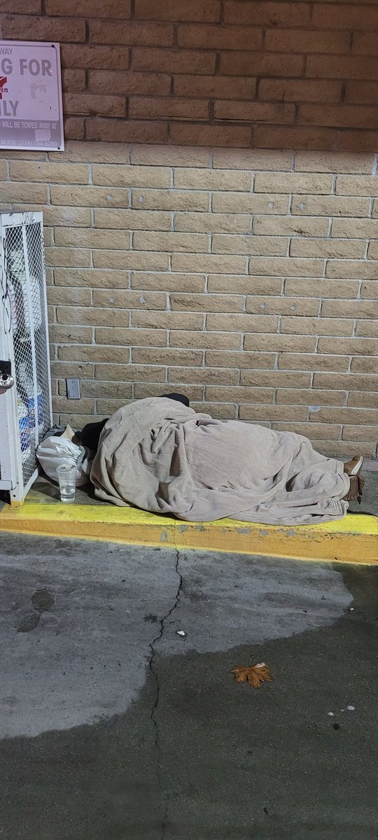 MoldShapeMe's tweet image. Pray this homeless person reads the contact card "Ready for  Change" and is moved too make the call.