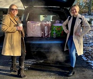 AbideToWin's tweet photo. Greenbrier-bound! @lucybickey @heidijeanb https://t.co/CgdLgjB1zK
