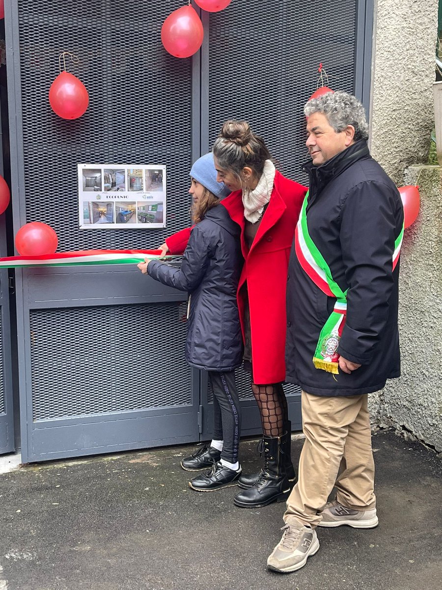 #AMIUINFORMA 
Primo EcoPunto del Genovesato a Busalla. L’esperienza genovese è stata ‘esportata’ nel <a href="/ComuneBusalla/">Comune di Busalla</a> dove un locale è stato trasformato in un punto di conferimento della #raccoltadifferenziata♻️dedicata ai commercianti.
Scopri di più👉bit.ly/3vpj1kF