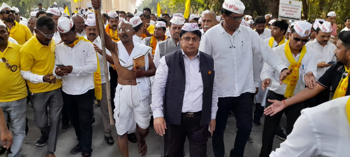 wanjarri's tweet photo. महाराष्ट्र राज्य जुनी पेंशन संघटना तर्फे आयोजित पेन्शन संकल्प यात्रेमध्ये राज्यातील सर्व शासकीय व निमशासकीय कर्मचाऱ्यांना जुनी पेन्शन योजना लागू करावी या मागणीसाठी सहभागी झालो होतो.
राजस्थान,छत्तीसगड,हिमाचल प्रदेश आणि झारखंड प्रमाणे महाराष्ट्रातही जोवर जुनी पेन्शन लागु होत नाही https://t.co/kFEORgeROV