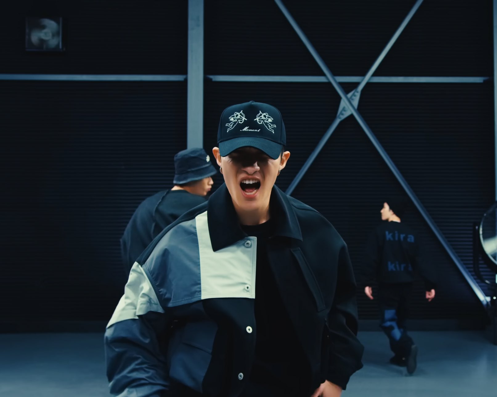 岩本照　SnowMan New Balance フード付きジャケット 岩本照 SnowMan New Balance フード付きジャケット - メルカリ