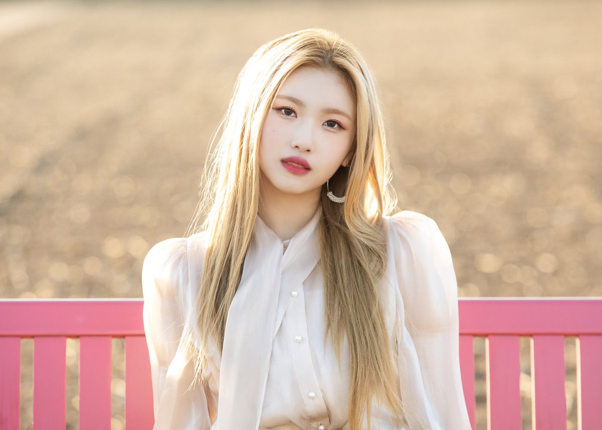 GimbapBlog2's tweet photo. On retrouve #Jia, #Soeun et #Mire des #TRI_BE dans ces photos teasers pour #BackToTheOriginal.
https://t.co/f3DH2qDYvH