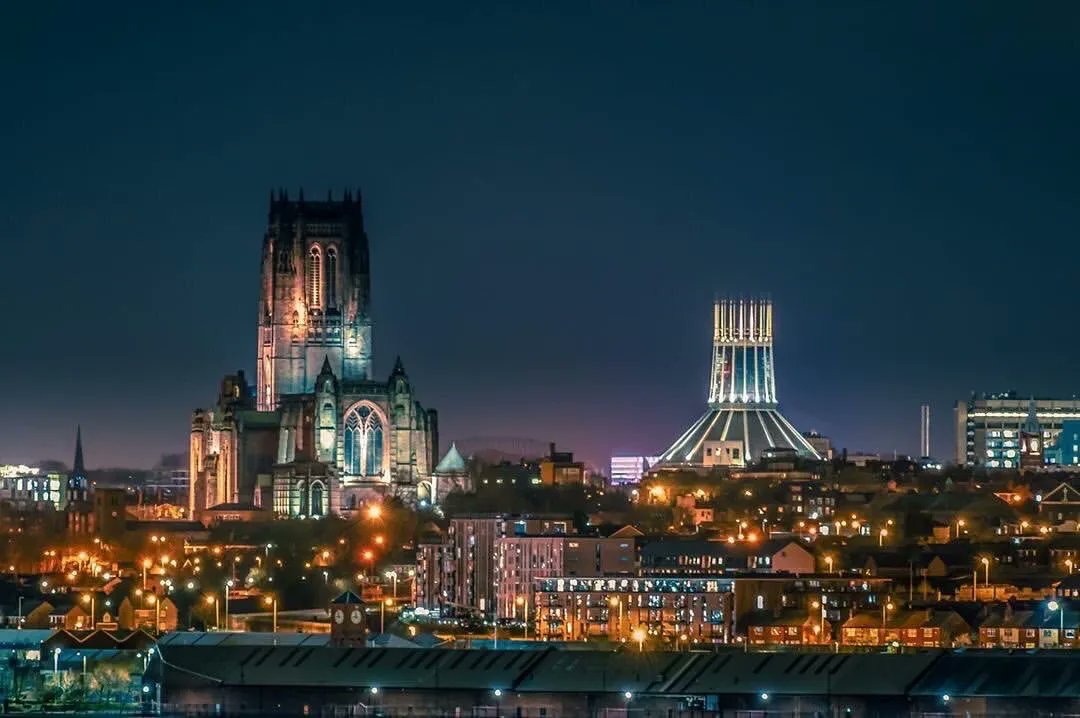 One City, Two Cathedrals ❤️

📸 <a href="/DaveMort7/">Dave Mort</a>