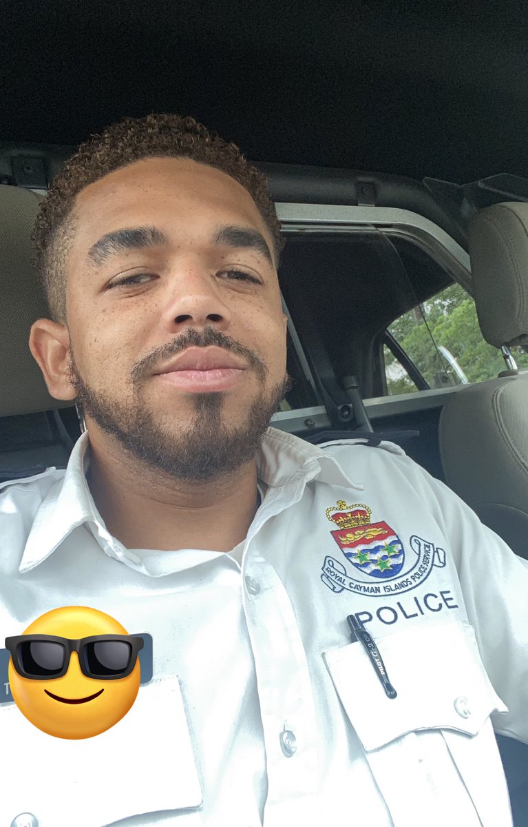 TimShady14's tweet photo. I graduated into my dream career as a Police Constable 😎🙏🏽🫡 https://t.co/avYe5S6b7k