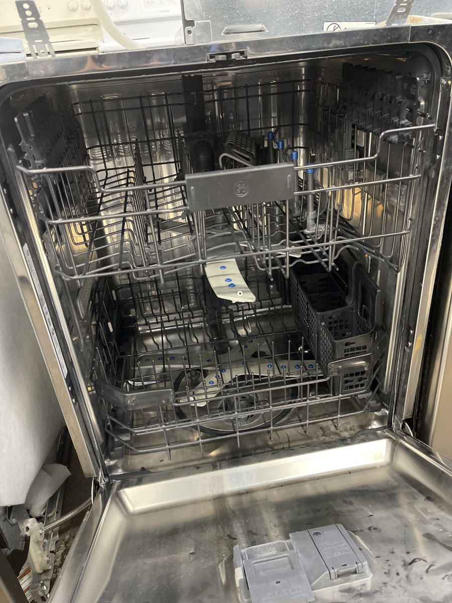 BuildingValue's tweet image. This 42 dBA Profile Series dishwasher is stainless steel inside and out. It is energy star/CEE qualified and has GE's most advanced wash system with 102 cleaning jets. Includes an adjustable full-extension rack system, 2-pump motor, &amp;amp; user-friendly top controls. Model PDT750SSFSS