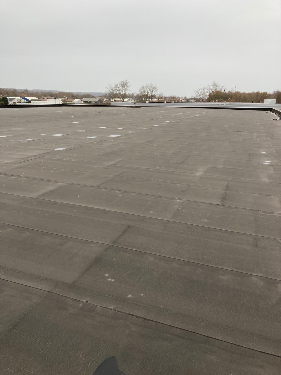 InfoEmec's tweet image. Op dinsdag 20-12 potentieel dak in Maastricht bezocht. Als het dak sterk genoeg is dan is er kans dat we hier de eerste centrale in Maastricht kunnen realiseren!