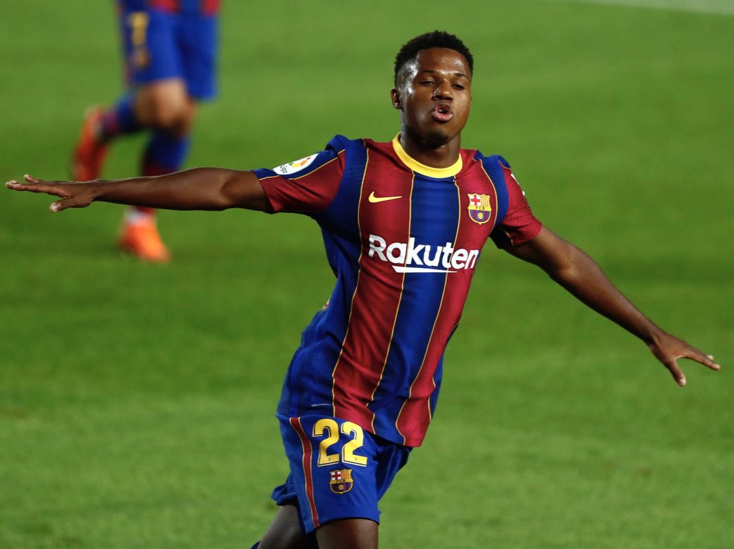 gutiifcb's tweet image. Que prefieres?

🔁 Una noche con Ester Exposito.

❤️ Que Ansu Fati vuelva a su prime sin lesiones.