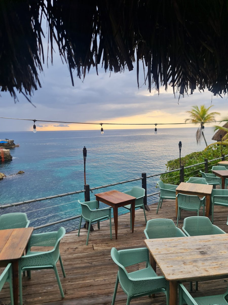 BookOfCinz's tweet photo. There's something about Jamaica. If you know, you know. https://t.co/xqoBy0oyXN