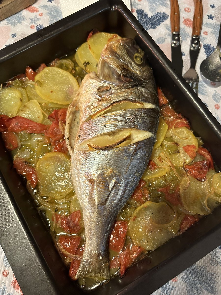 JoanMolinas's tweet photo. Este año por múltiples motivos no he podido hacer una cena de empresa y mi novia @judi251 me ha preparado una en casa 🤗. Que importante es, y poco se habla, de tener un apoyo incondicional cuando desarrollas un rol así. https://t.co/Gc7xNOAeIS
