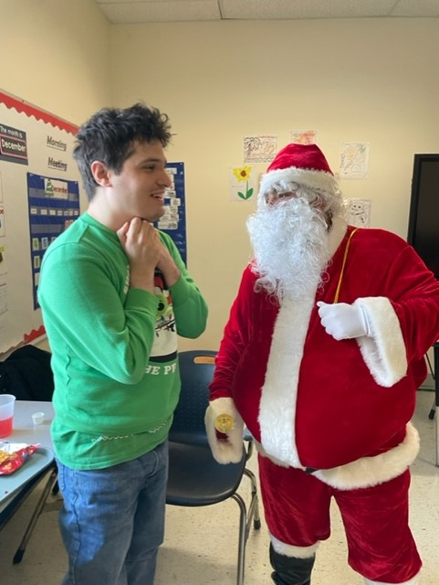 AndersonAutism's tweet photo. Ho ho ho! Holiday cheer is abundant at Violet Ave Lifelong Learning Center! The team enjoyed a meal, cookie decorating and a hot chocolate bar. Spirits are high and jolly! #HolidayParty #Happyholidays #Autism #AdultProgram #1in44 https://t.co/CQAlYcodFF